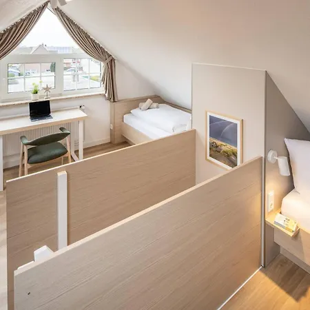 Riedgrashaus Riedgras 6 *